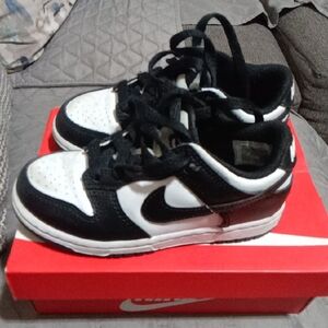 Nike Kids Black and White Low-Top Swoosh Sneakers